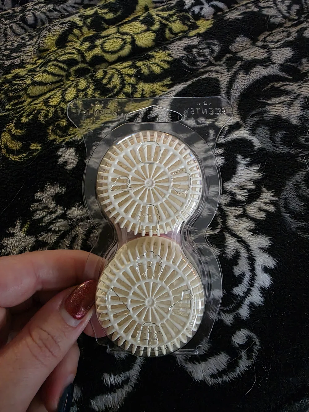 Scentsy strawberries cream